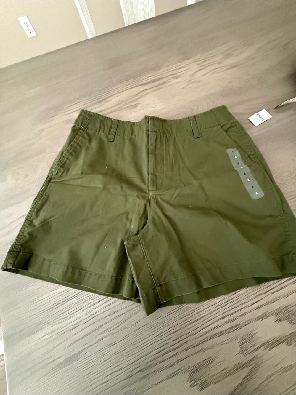 GAP Women’s Olive Green Downtown Khaki Shorts